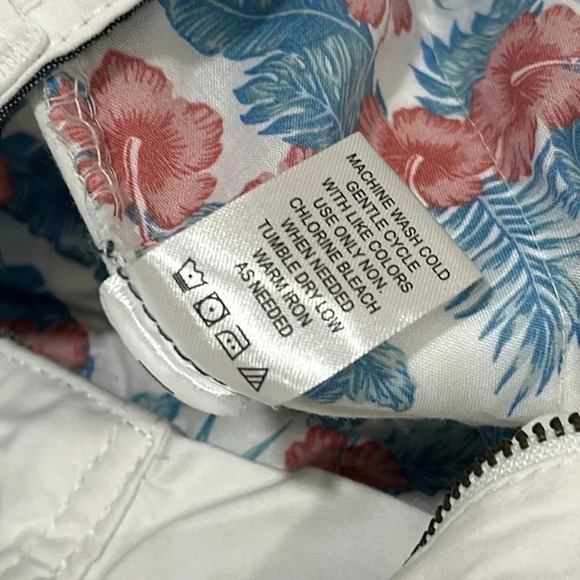 Michael Brandon Essentials shorts - Picture 8 of 8